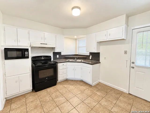 766 EDGEBROOK LN San Antonio, TX 78213