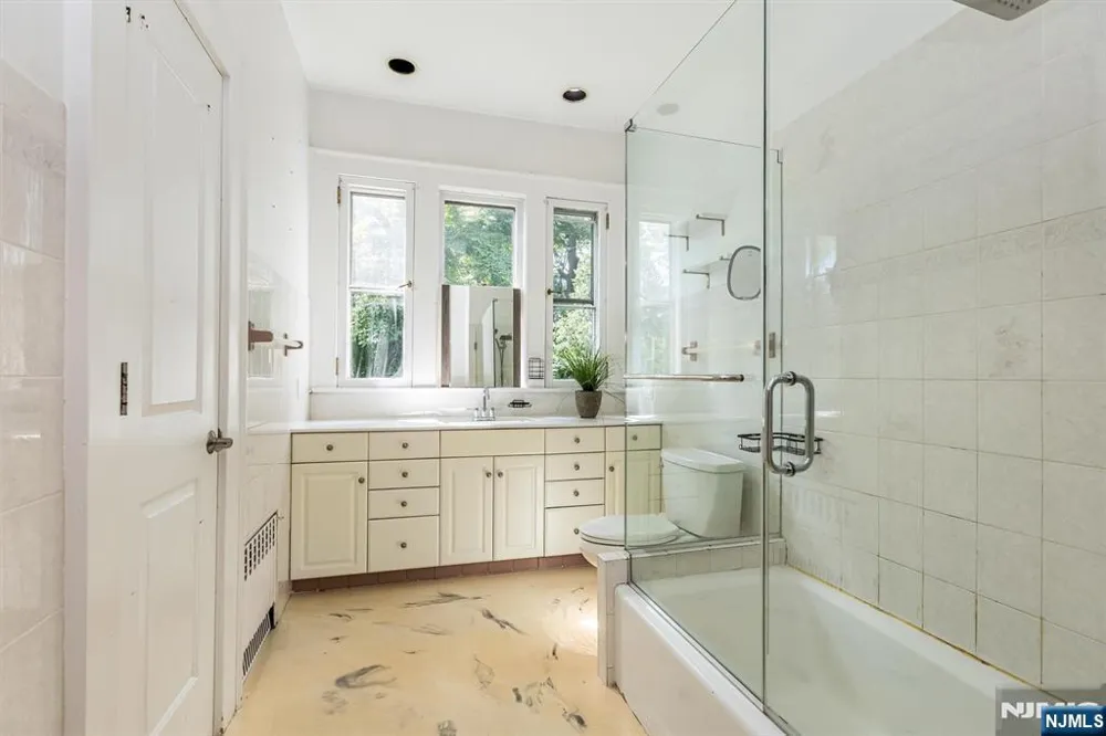 37 Forest Drive Bloomfield, NJ 07003