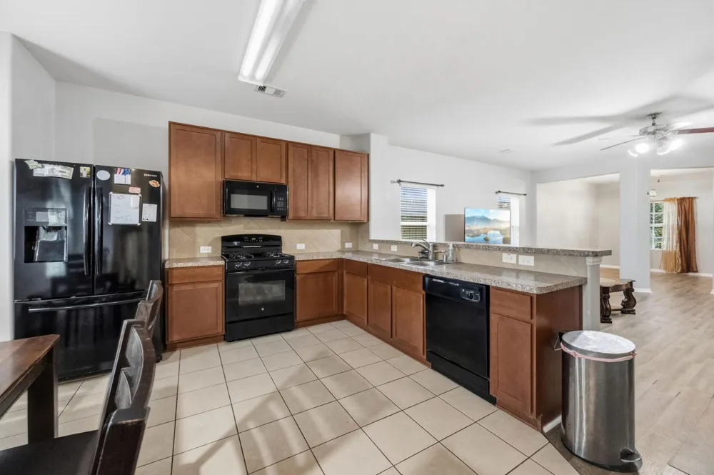 7738 Foxwaithe Lane Humble, TX 77338