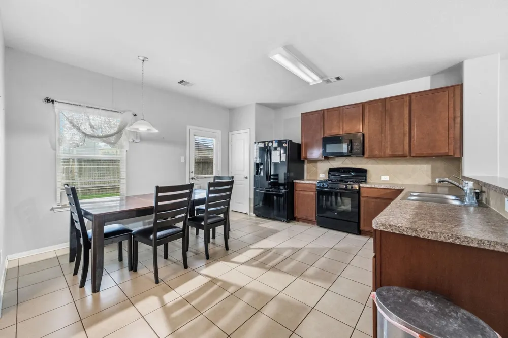 7738 Foxwaithe Lane Humble, TX 77338