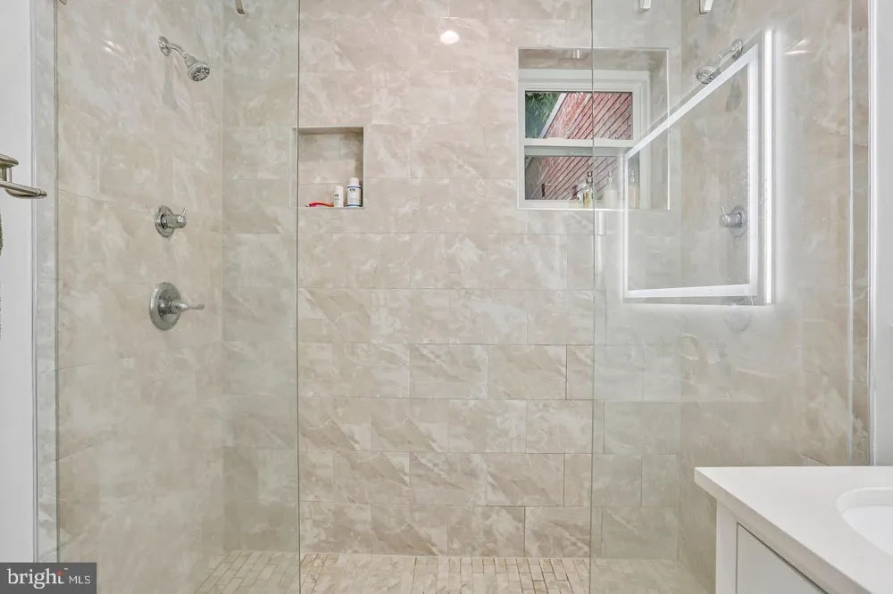 1345 V STREET NW Washington, DC 20009