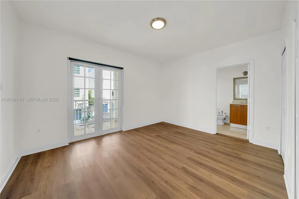 1035 SW 9th Ct Miami, FL 33130