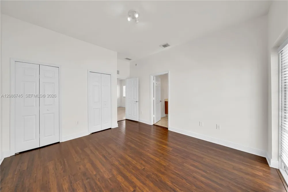 1035 SW 9th Ct Miami, FL 33130