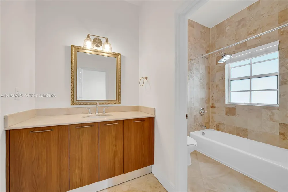 1035 SW 9th Ct Miami, FL 33130
