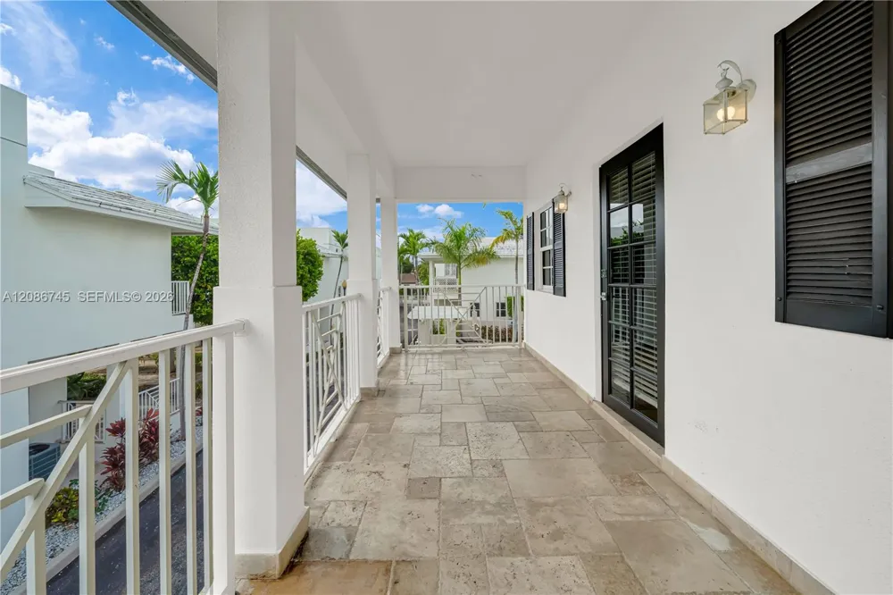 1035 SW 9th Ct Miami, FL 33130