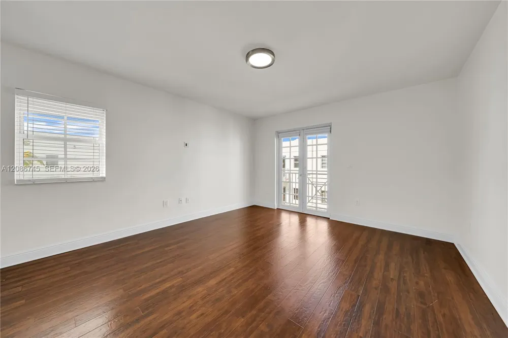 1035 SW 9th Ct Miami, FL 33130