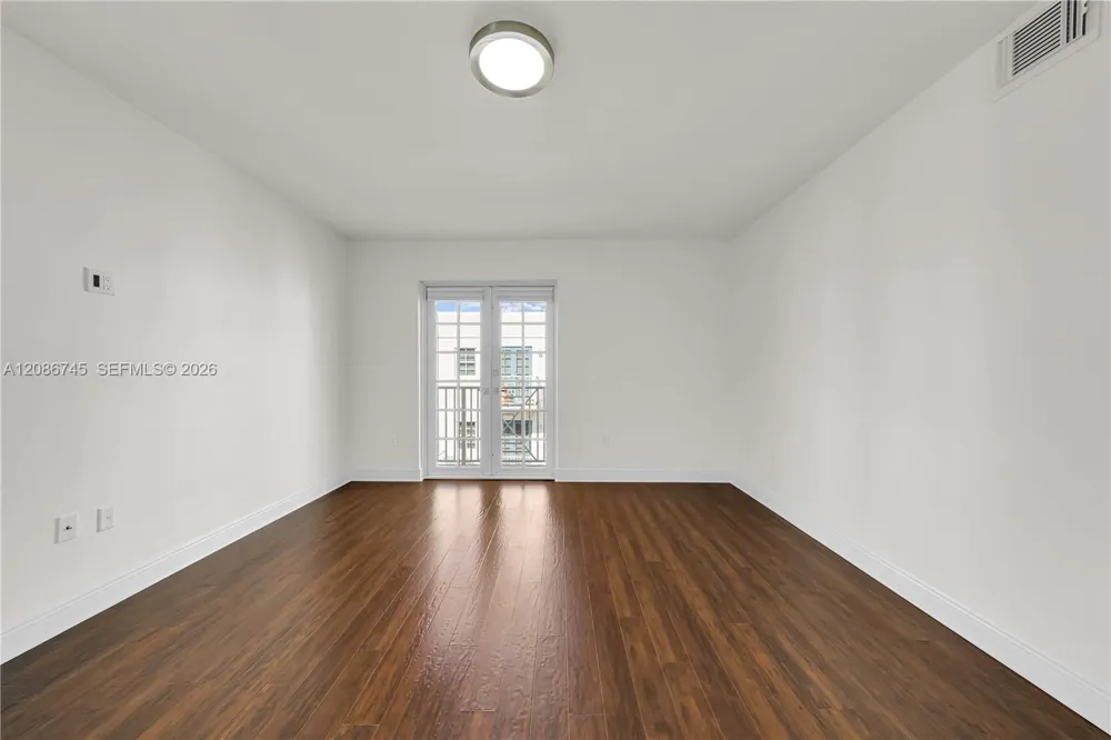 1035 SW 9th Ct Miami, FL 33130