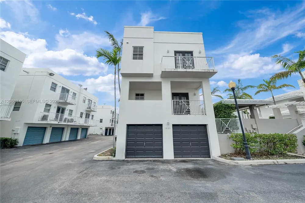 1035 SW 9th Ct Miami, FL 33130