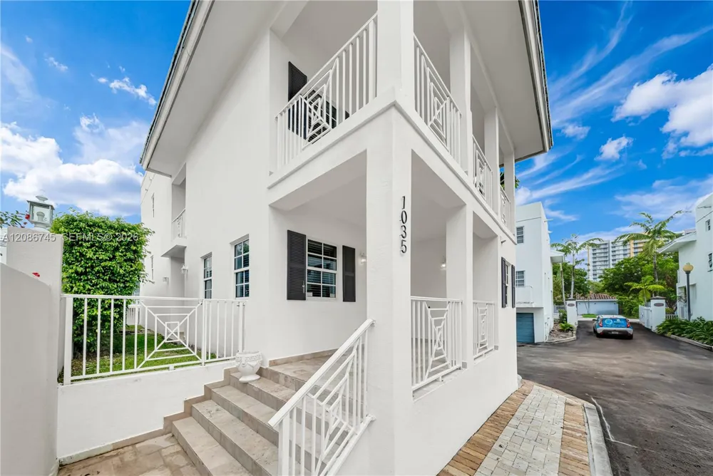 1035 SW 9th Ct Miami, FL 33130