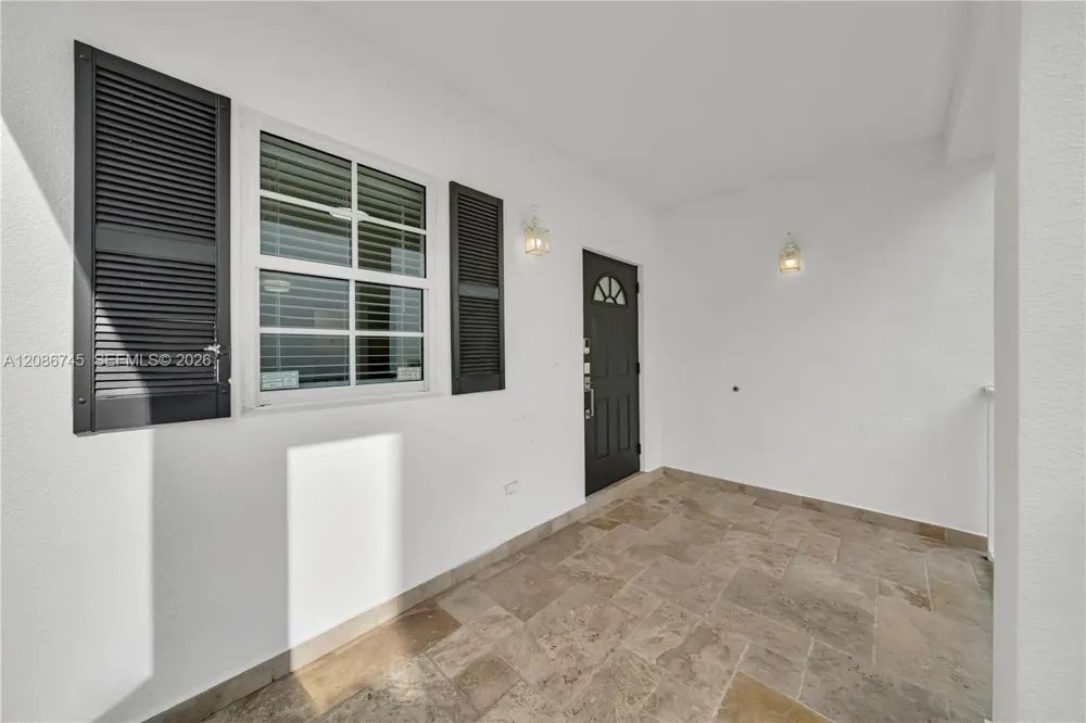 1035 SW 9th Ct Miami, FL 33130