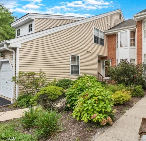 198 Zeppi Ln