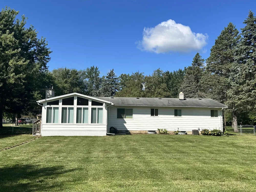 5168 Woodcliff Drive Flint, MI 48504