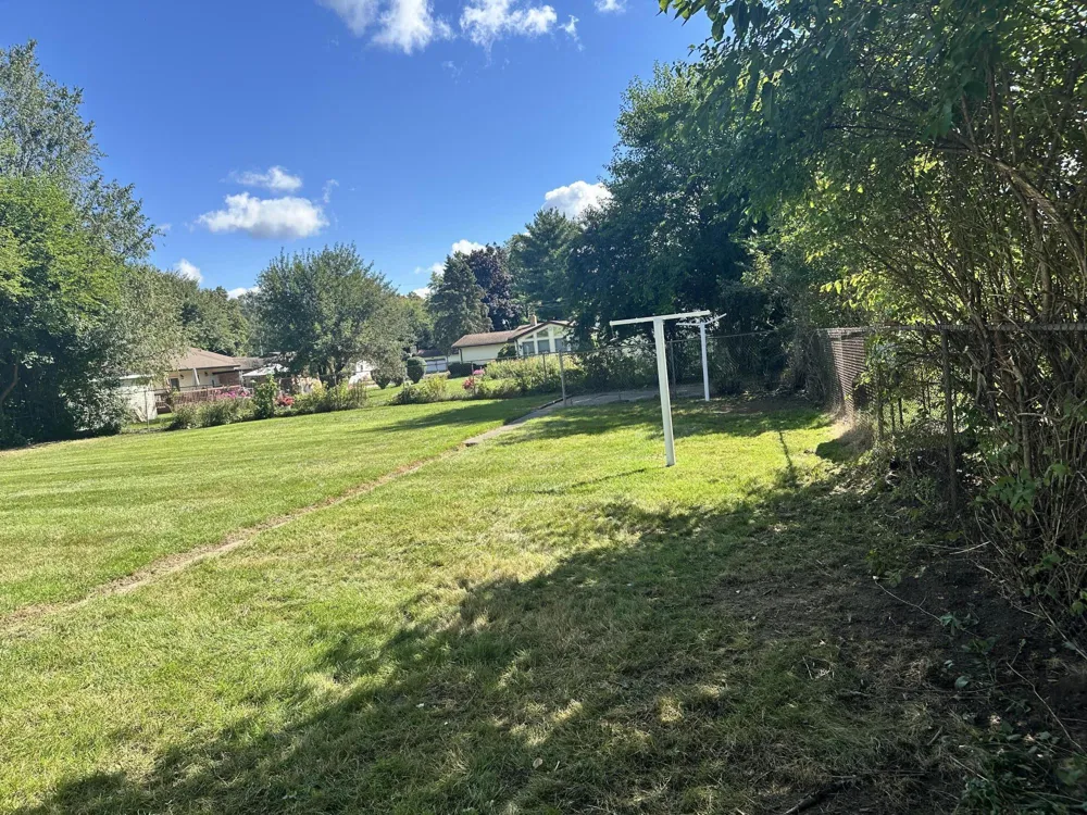 5168 Woodcliff Drive Flint, MI 48504