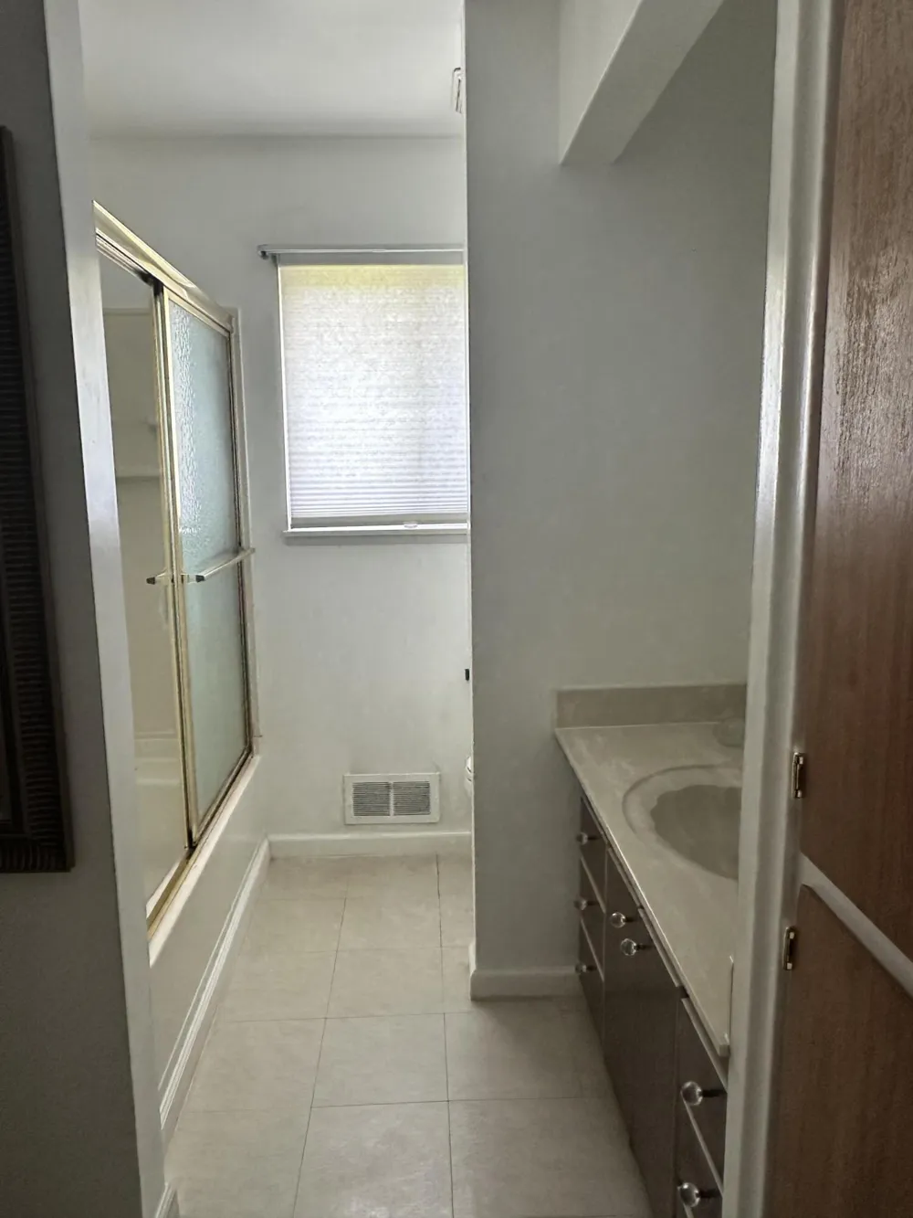 5168 Woodcliff Drive Flint, MI 48504
