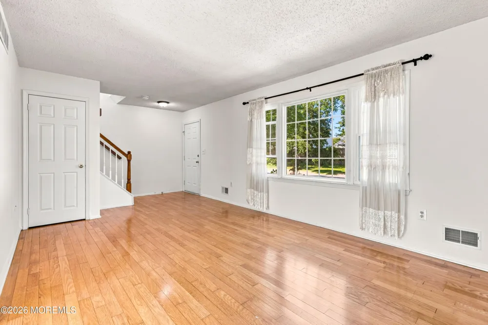 974 Columbus Drive Brick, NJ 08724