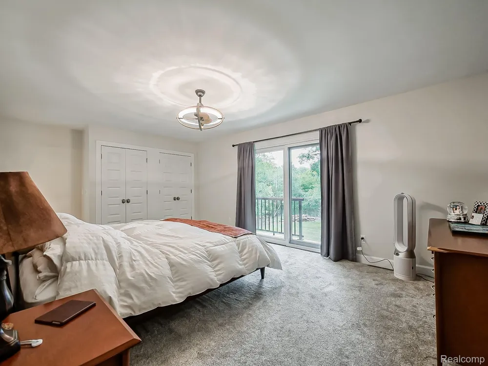 1021 Dowling Road Bloomfield Charter Township, MI 48304