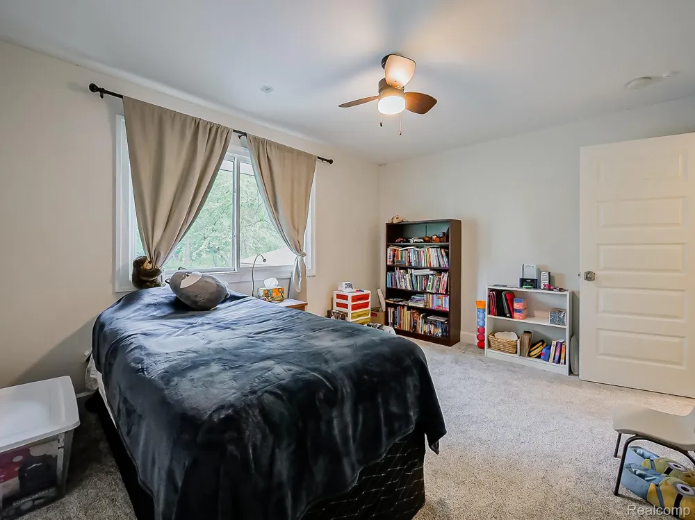 1021 Dowling Road Bloomfield Charter Township, MI 48304
