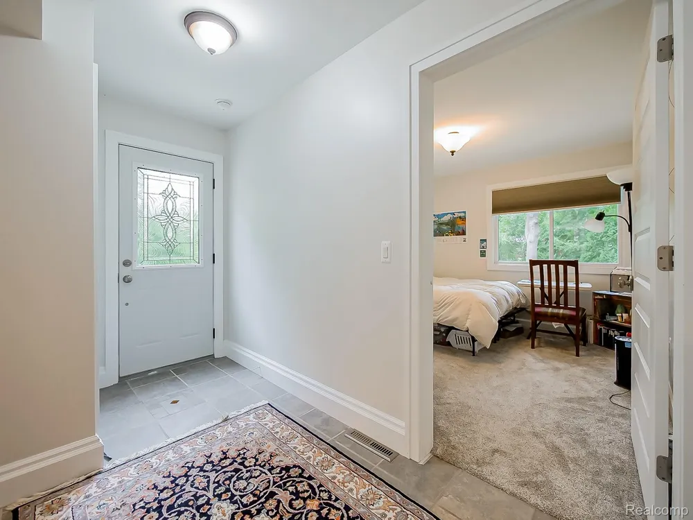 1021 Dowling Road Bloomfield Charter Township, MI 48304