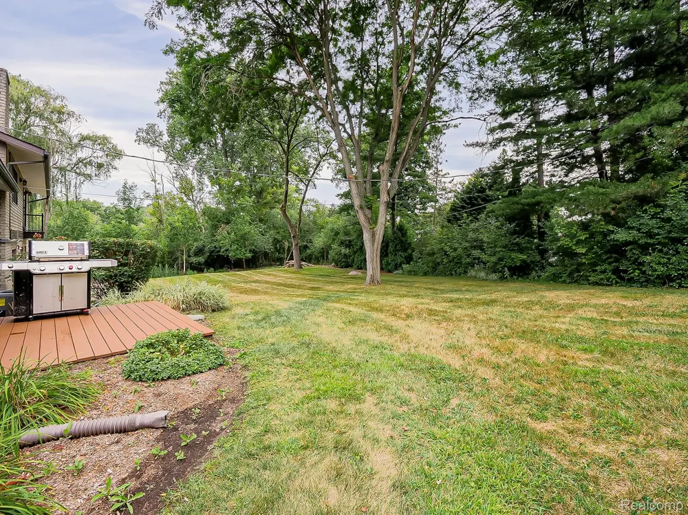 1021 Dowling Road Bloomfield Charter Township, MI 48304
