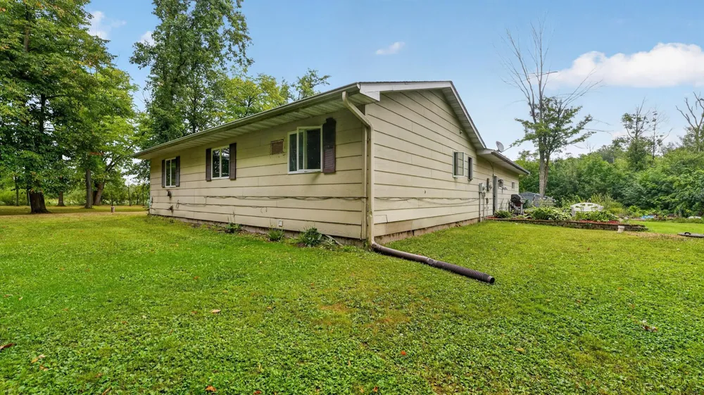 5790 Henriette Road Grasston, MN 55030