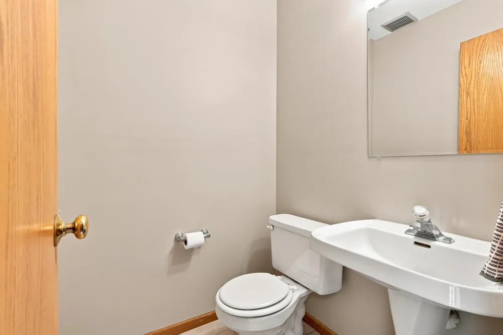 1216 Elmwood Avenue Shakopee, MN 55379