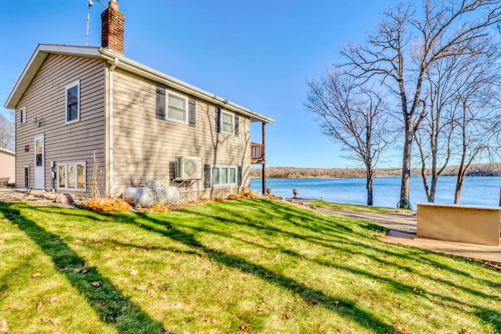 32628 Heilberger Drive Erhard, MN 56534