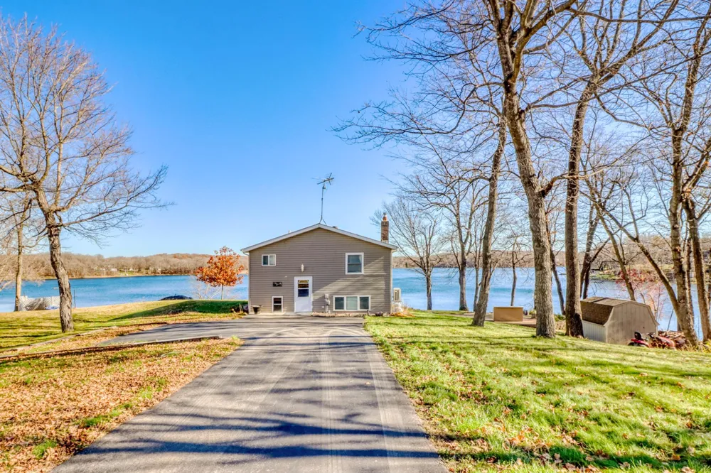 32628 Heilberger Drive Erhard, MN 56534