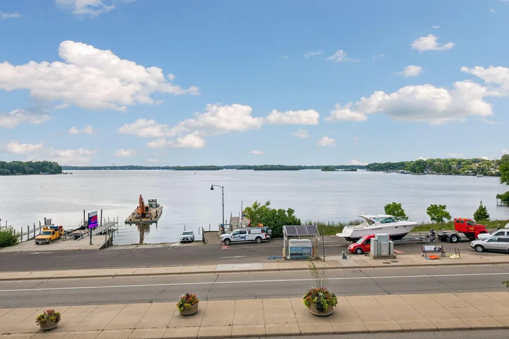 4100 Shoreline Drive #S204 Spring Park, MN 55384