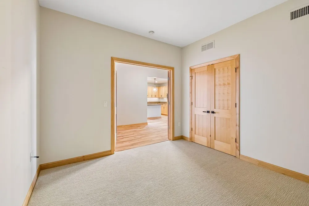 4100 Shoreline Drive #S204 Spring Park, MN 55384