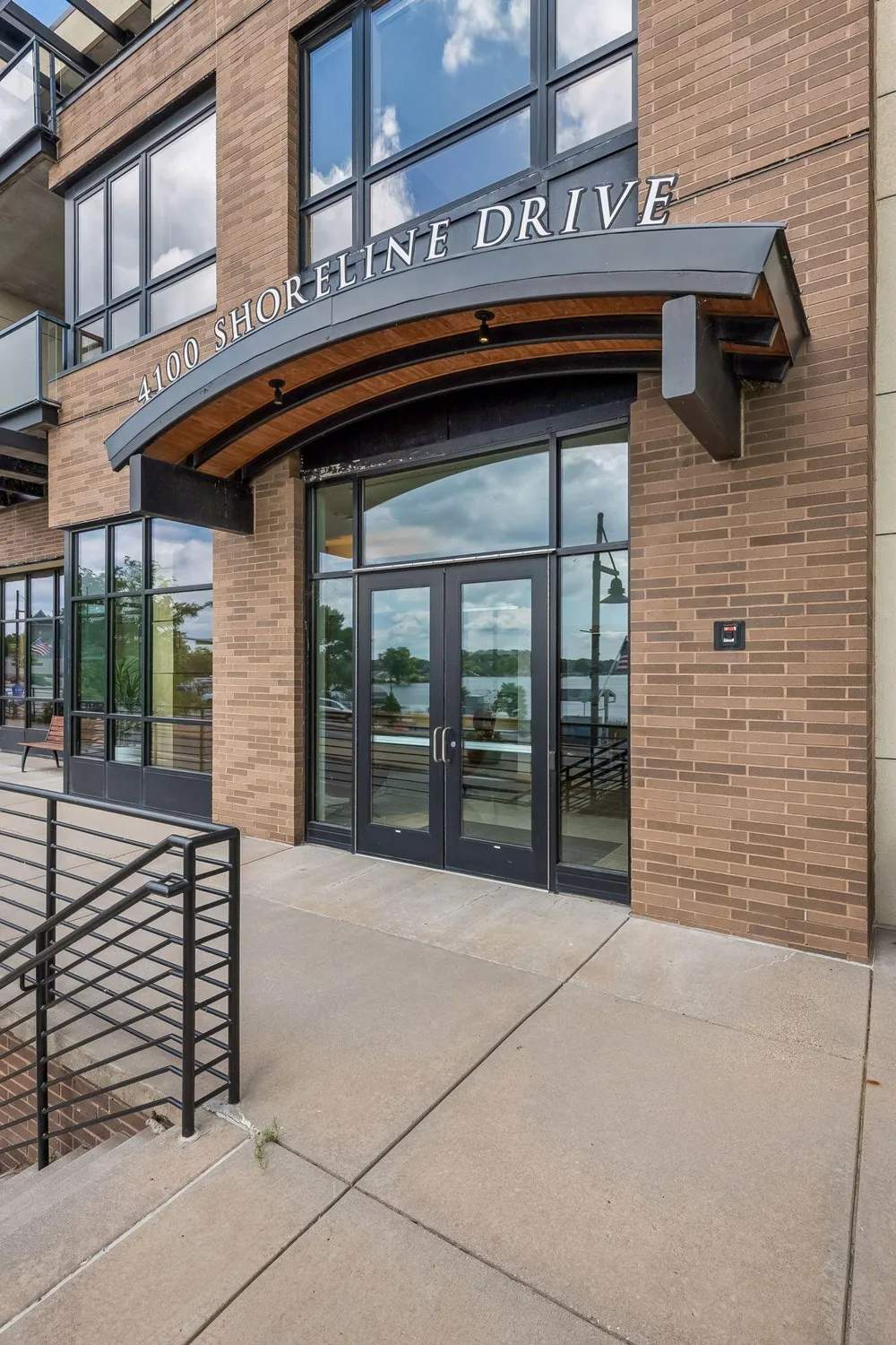 4100 Shoreline Drive #S204 Spring Park, MN 55384