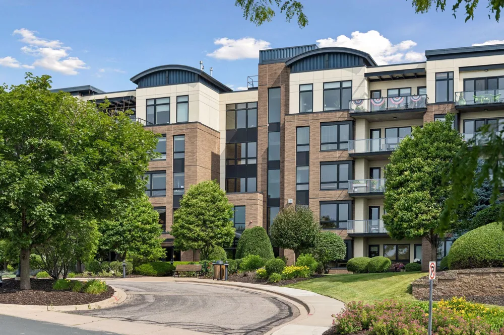 4100 Shoreline Drive #S204 Spring Park, MN 55384