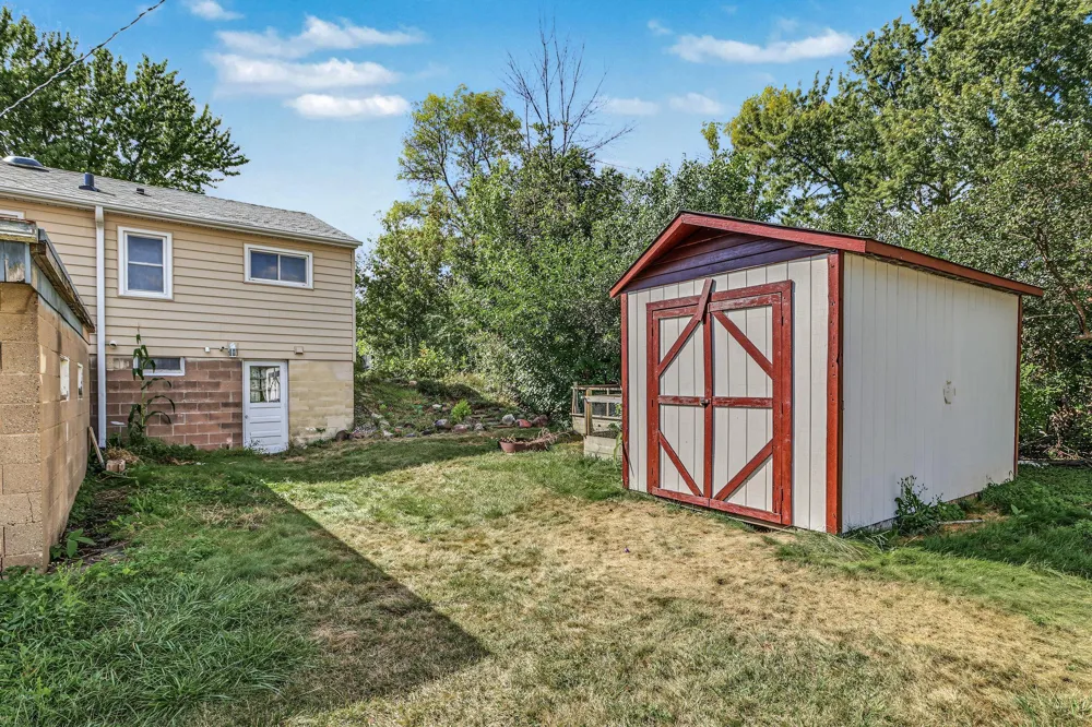 3004 Bellaire Avenue Maplewood, MN 55109