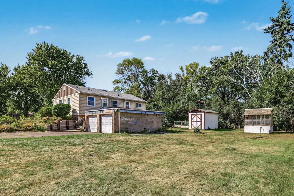 3004 Bellaire Avenue Maplewood, MN 55109