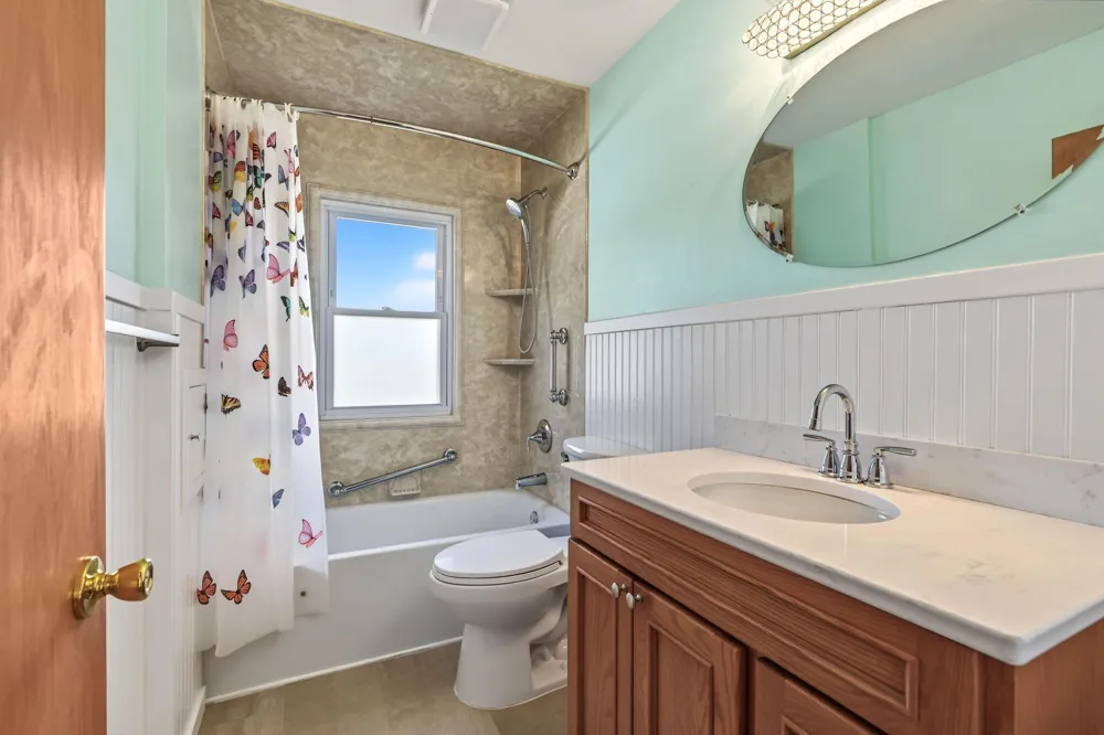 3004 Bellaire Avenue Maplewood, MN 55109