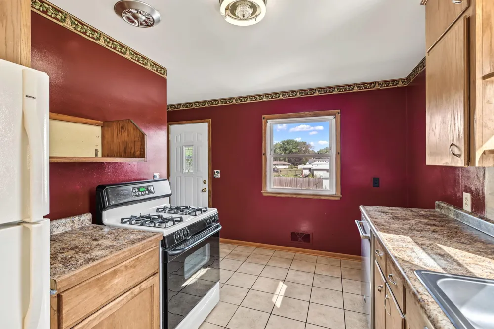 3004 Bellaire Avenue Maplewood, MN 55109