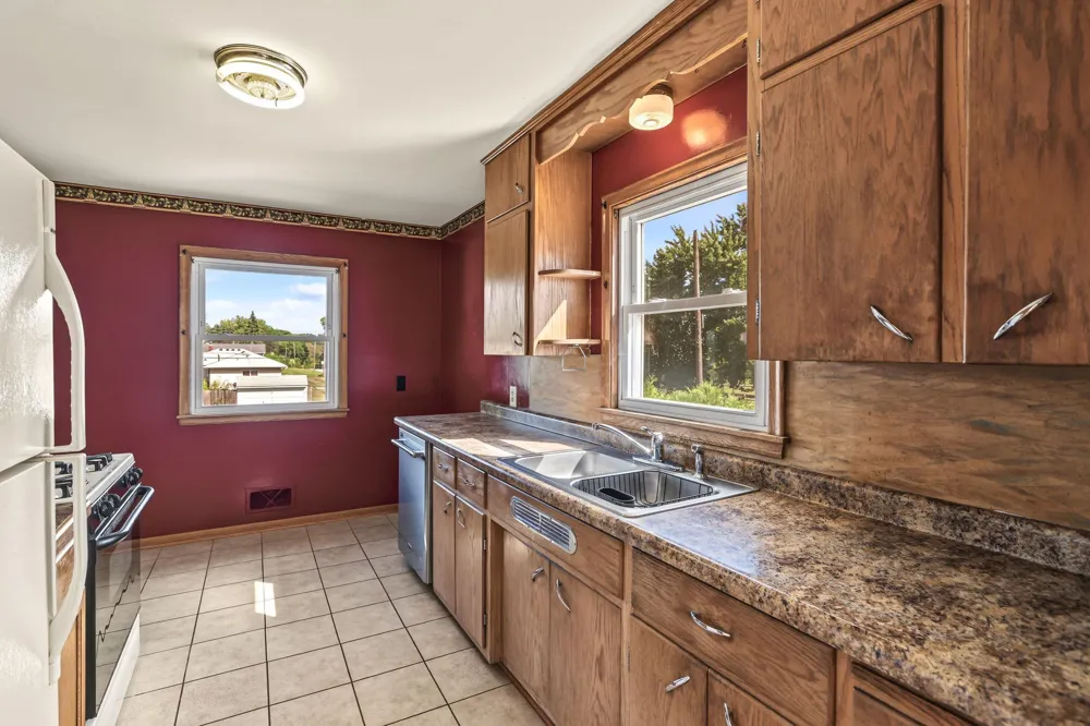 3004 Bellaire Avenue Maplewood, MN 55109