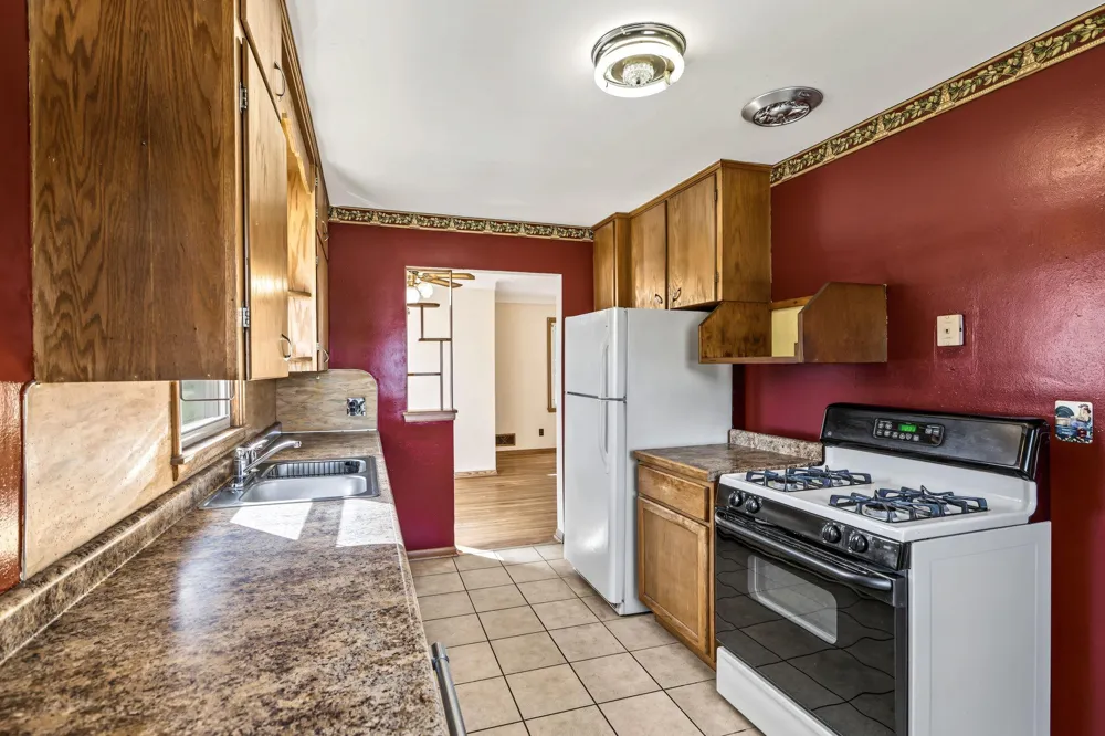 3004 Bellaire Avenue Maplewood, MN 55109