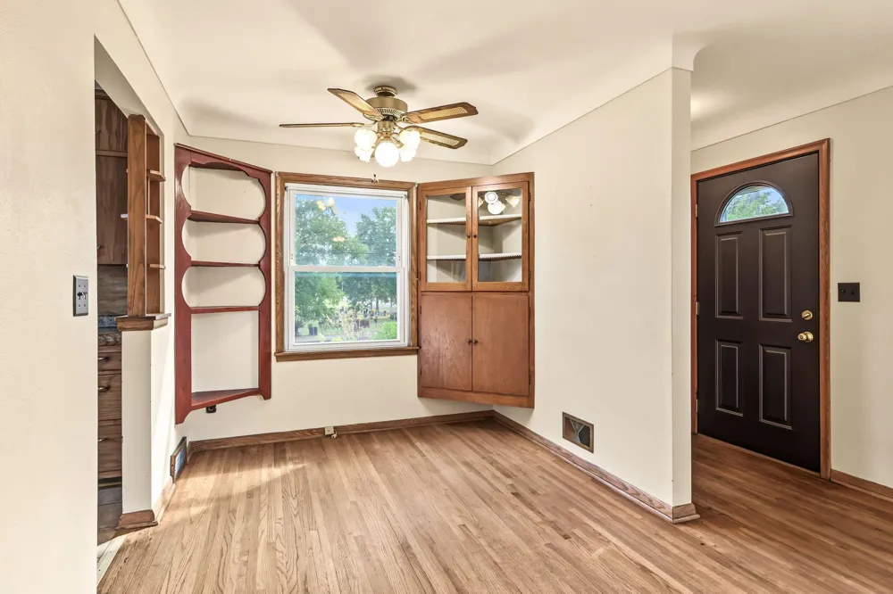3004 Bellaire Avenue Maplewood, MN 55109