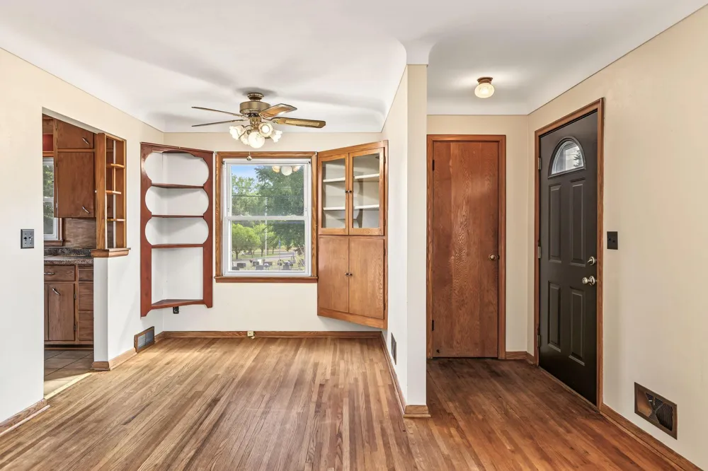 3004 Bellaire Avenue Maplewood, MN 55109