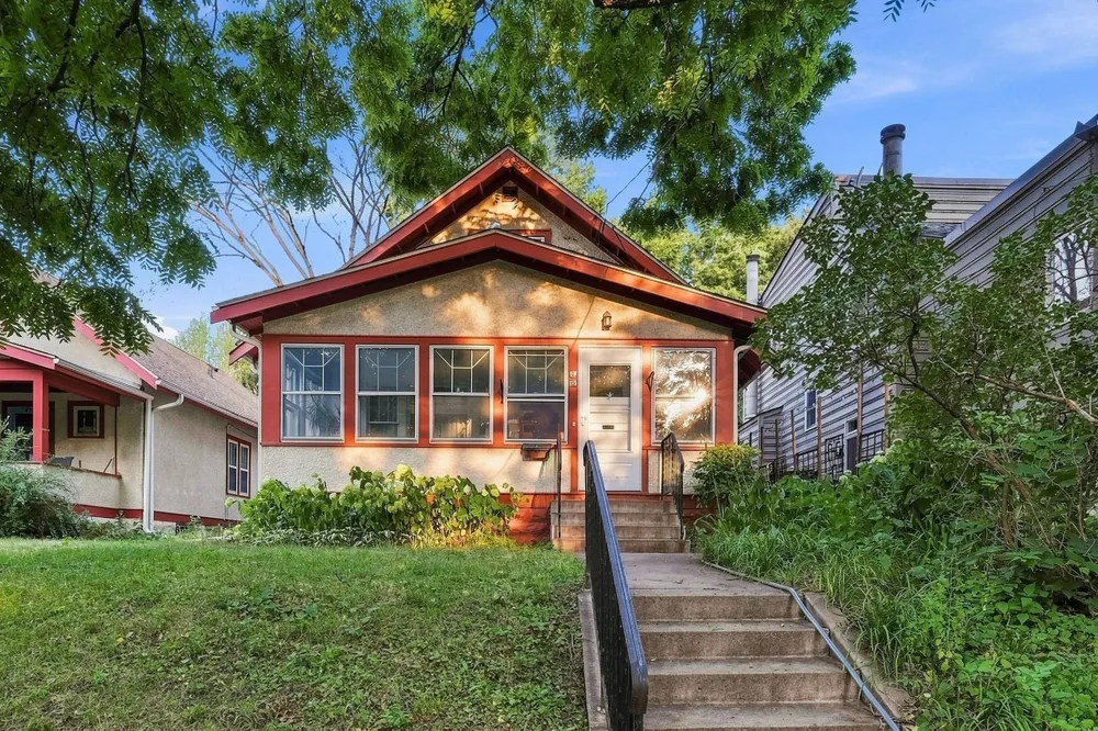 20 Melbourne Avenue SE Minneapolis, MN 55414