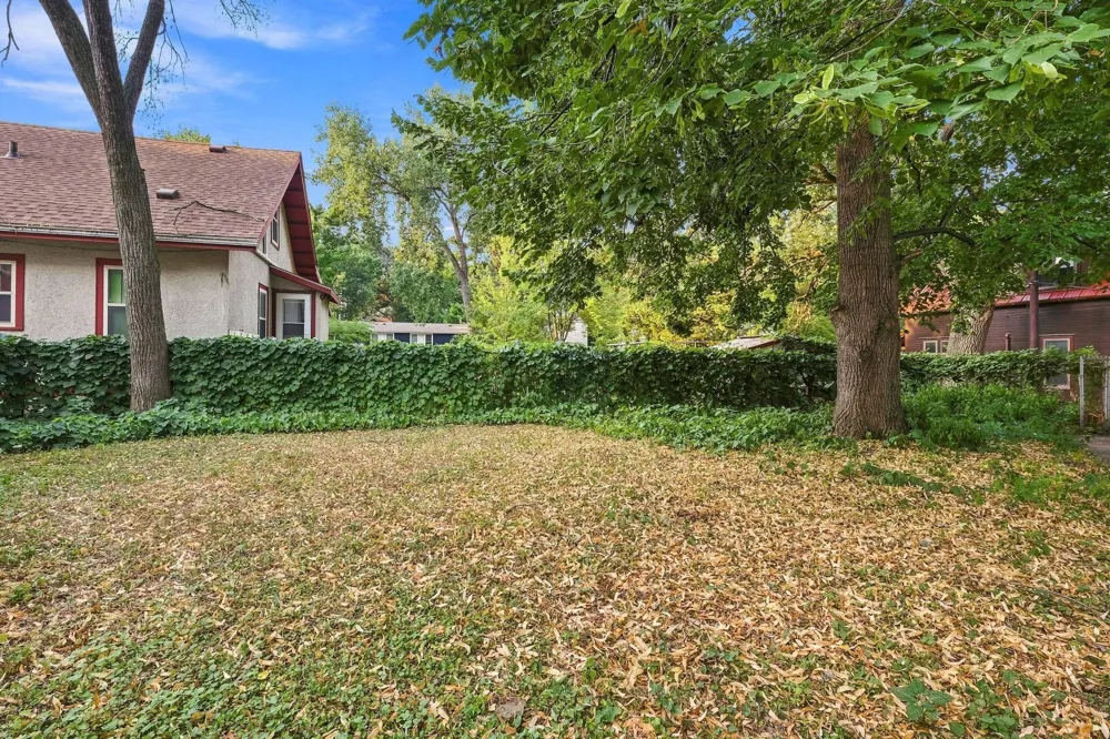 20 Melbourne Avenue SE Minneapolis, MN 55414