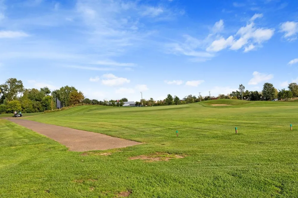 583 Holly Lane Oakdale, MN 55128