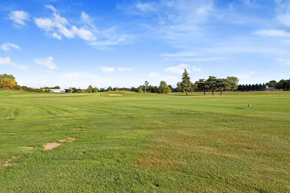 583 Holly Lane Oakdale, MN 55128