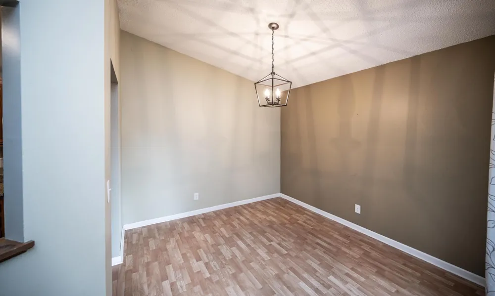 3590 Blue Jay Way #201 Eagan, MN 55123