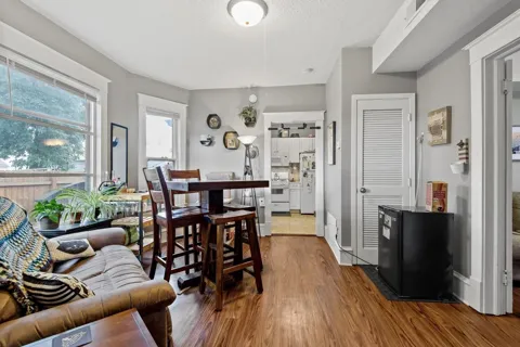 1322 Central Avenue NE ##1