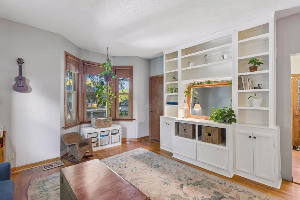 239 Oakwood Drive Shoreview, MN 55126