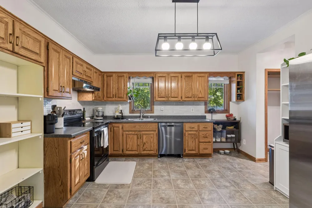 239 Oakwood Drive Shoreview, MN 55126
