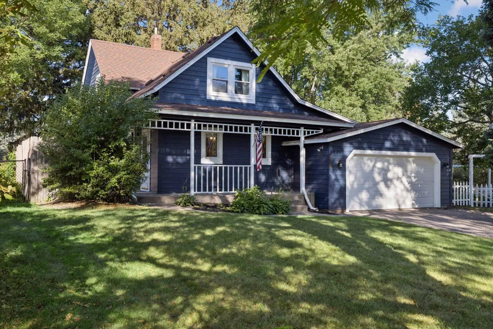239 Oakwood Drive Shoreview, MN 55126