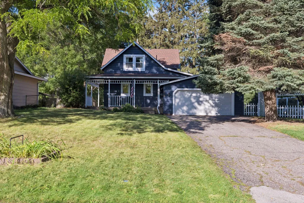 239 Oakwood Drive Shoreview, MN 55126