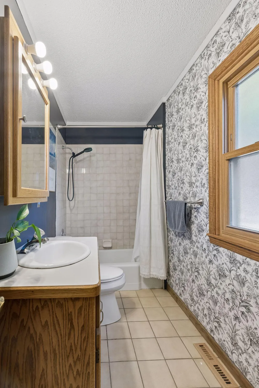 239 Oakwood Drive Shoreview, MN 55126
